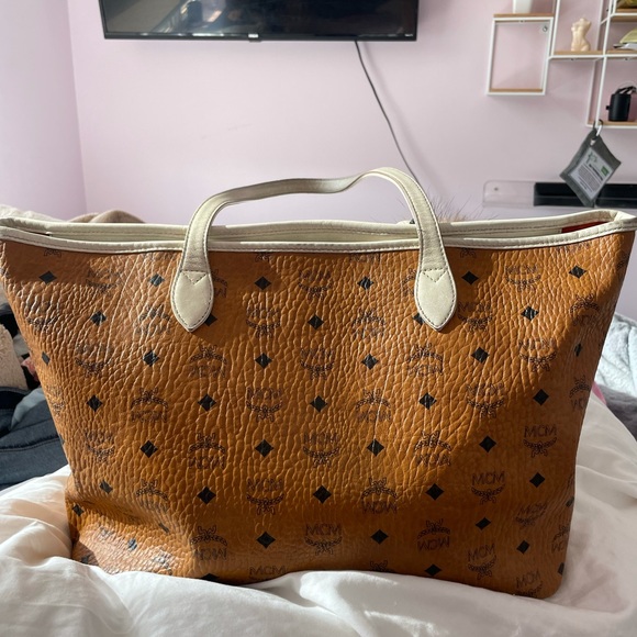 MCM Visetos Medium Tote Cognac Off-White - Picture 2 of 4